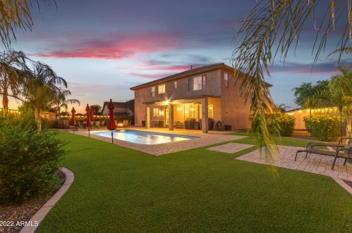 961 Corriente Dr, San Tan Valley, AZ 85143-5064
