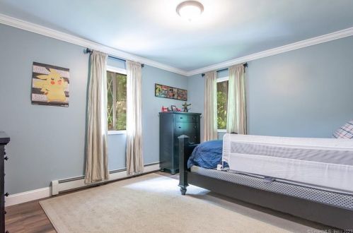 29 Carriage House Dr, Danbury CT  06810-8206 exterior