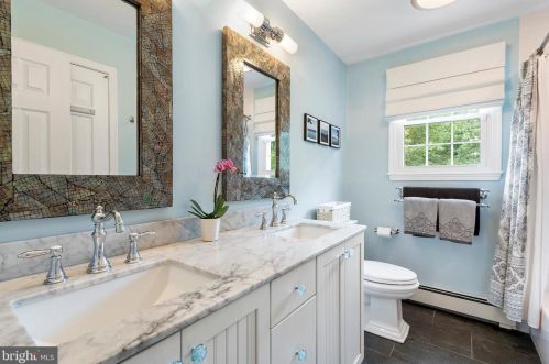 17 Windmill Dr, Southampton PA  18966-2328 exterior