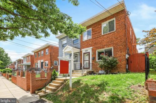 4258 Southern Ave, Washington, DC 20019-5630