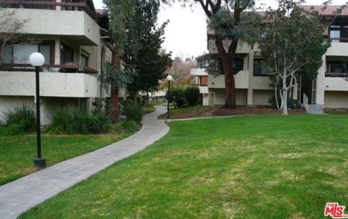 18020 Saratoga Way, Santa Clarita CA  91387-2907 exterior