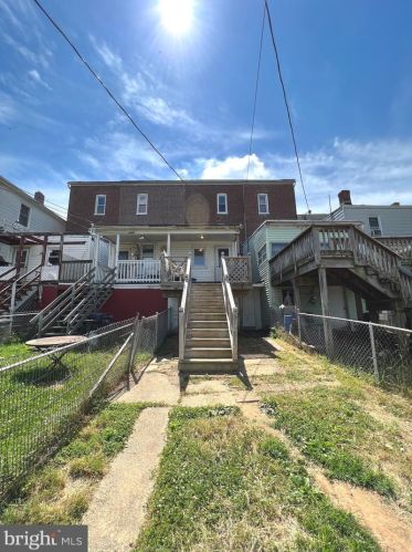 209 1st Ave, Red Lion PA  17356-1611 exterior