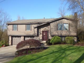 210 Gibralter Dr, Pittsburgh, PA 15239-2633