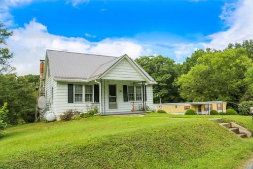 703 Kiawana Rd, Atkins, VA 24311-3058