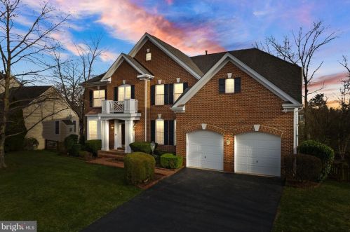 9181 Big Springs Loop, Bristow, VA 20136-1290