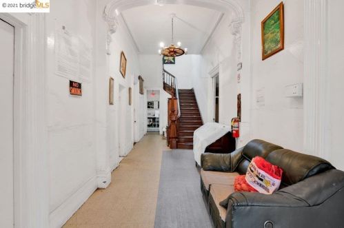 1521 9th St, Oakland CA  94607-1338 exterior