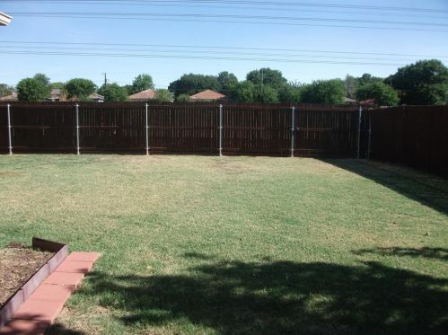 1237 Sierra Blanca Dr, Burleson TX  76028-6844 exterior
