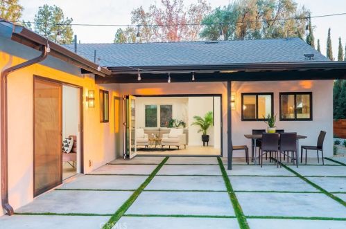 3811 Karen Lynn Dr, Glendale CA  91206-1219 exterior