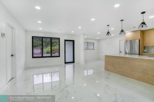 2224 35th Ave, Hollywood FL  33021-4313 exterior