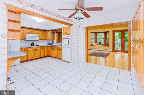 223 Meadow Dr, Yardley, PA 19067-1311
