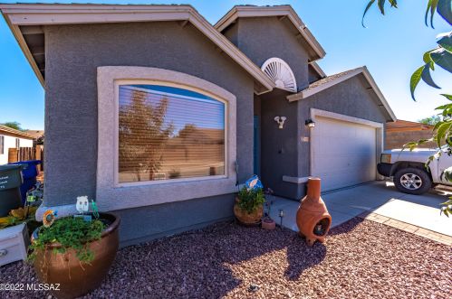 7639 Cross Hill Dr, Tucson, AZ 85747-5663