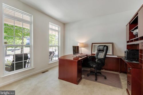 11 Broad Way, Lovettsville VA  20180-8608 exterior