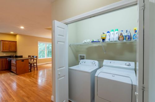 2 Sugar Plum Ln, Londonderry NH  03053-3300 exterior