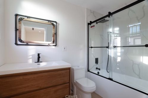 11512 La Maida St, North Hollywood CA  91601-4323 exterior