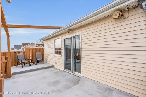 1019 Bowsprit Pt, Lacey Township NJ  08734-2706 exterior