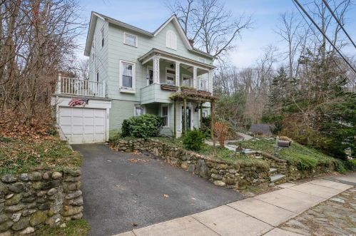 18 Washington Pl, Northport NY  11768-2936 exterior