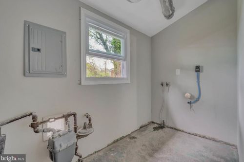 561 Charleston Rd, Willingboro NJ  08046-1768 exterior