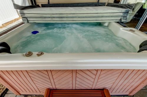 17606 Whistling Ln, Lutz FL  33549-5603 exterior