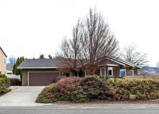 3651 School St, Wenatchee, WA 98801-9006