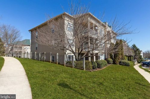 1061 Gardenview Loop, Woodbridge VA  22191-1976 exterior