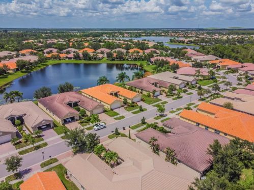 16143 Amethyst Key Dr, Wimauma FL  33598-4027 exterior