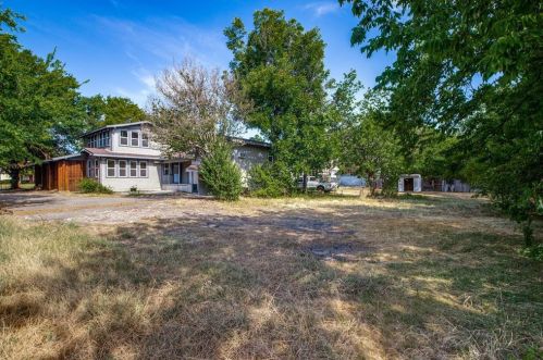 1825 Walnut St, Greenville TX  75401-3042 exterior