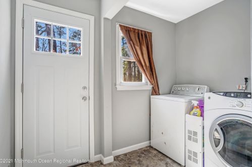 1068 Toms River Rd, Jackson Twp NJ  08527-5240 exterior