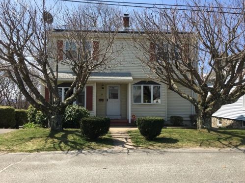39 Pleasant View Ave, Waterbury, CT 06705-2936