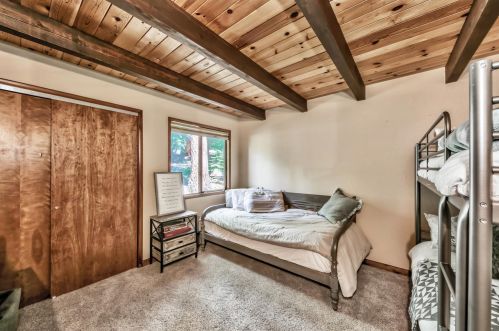 12071 Brookstone Dr, Truckee CA  96161-6217 exterior