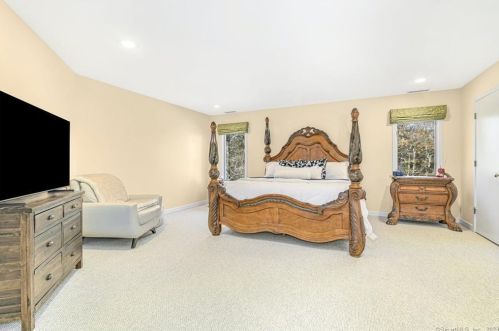 321 Blackberry Dr, Stamford CT  06903-1237 exterior