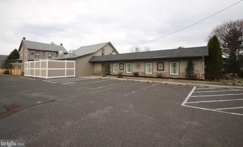 40 1st Ave, Collegeville, PA 19426-2637