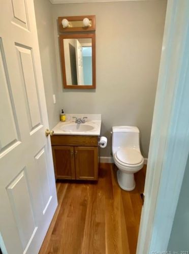 53 Harvard Ct, Middletown CT  06457-4965 exterior