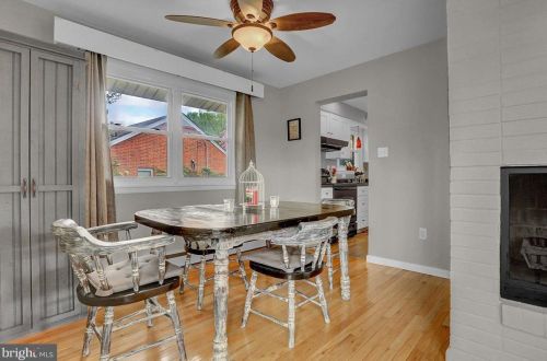 19 Columbia Dr, Camp Hill PA  17011-7636 exterior