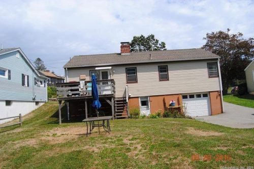 933 Eastern Point Rd, Groton, CT 06340-5911
