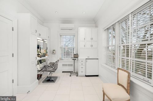 3210 R St, Washington DC  20024-3419 exterior