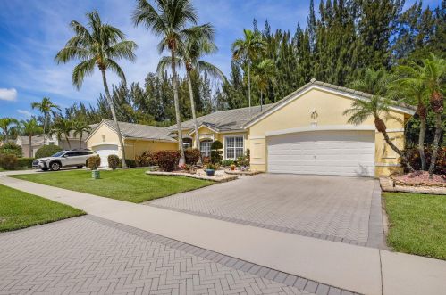 7960 Rockford Rd, Boynton Beach, FL 33472-2526