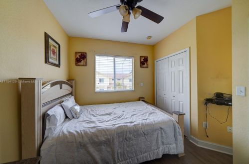 17845 74th Ct, Hialeah FL  33015-8441 exterior