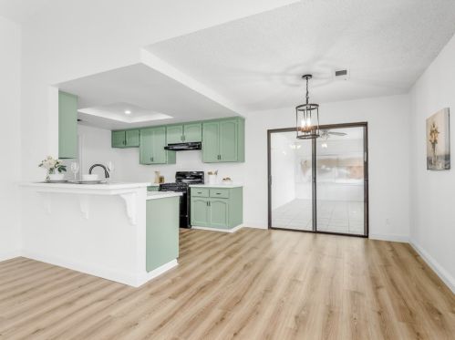 855 Mount Whitney Ave, Laton CA  93242-9724 exterior