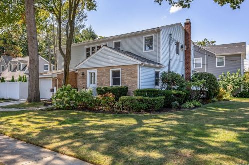 1502 Argyle Rd, North Wantagh, NY 11793-3112