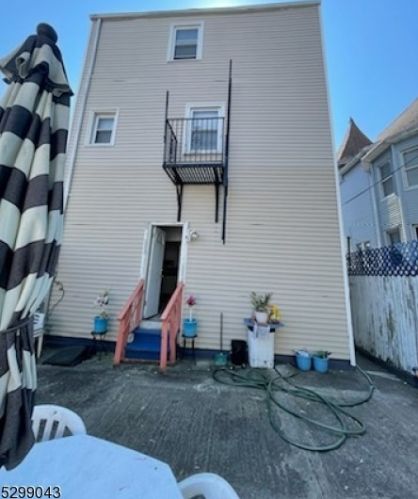 242 Clifton Ave, Newark, NJ 07104-1907