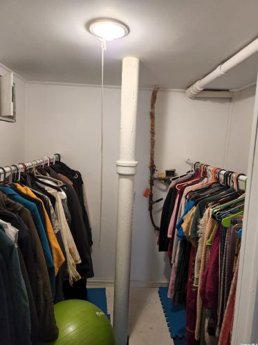 25 Bonta St, Floral Park NY  11003-2104 exterior