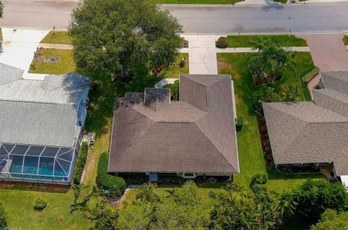147 Estelle Dr, Naples FL  34112-7059 exterior