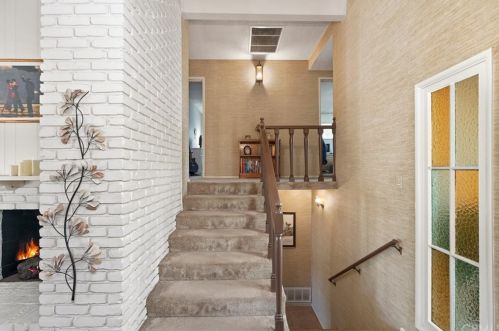 2403 Romneya Dr, Anaheim CA  92806-2229 exterior