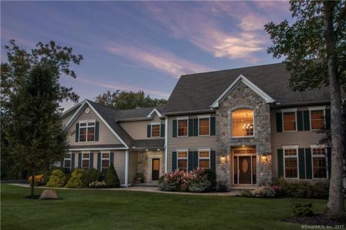 42 Castlerock Ln, Manchester, CT 06043-7856