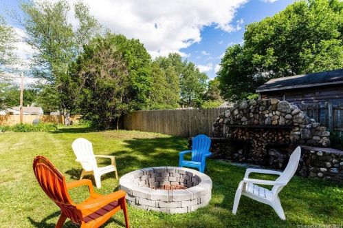 28 Talcott Rd, Glastonbury CT  06033-2919 exterior