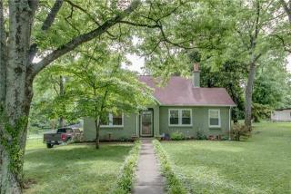 3820 Katherine St, Nashville, TN 37216-2703