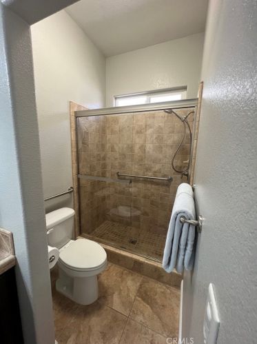 2363 Pinehurst Ave, Fresno CA  93730-5950 exterior