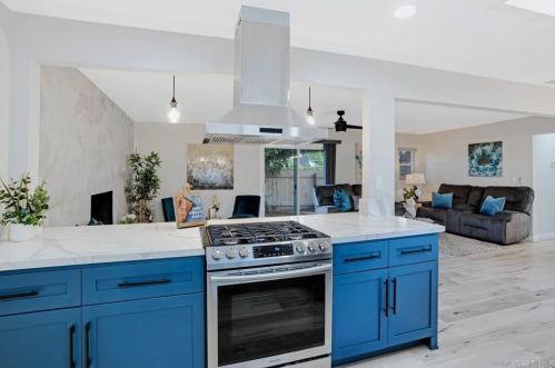 1176 Santa Fe Dr, Encinitas CA  92024-3954 exterior