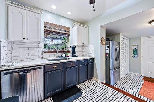 327 28 St, West Palm Beach FL  33404-4410 exterior