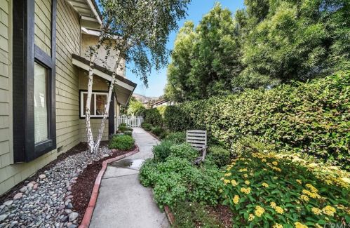 6070 Silverspur Trl, Anaheim, CA 92807-4728